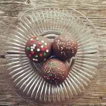 Load image into Gallery viewer, Baker's Fave's Holiday Cookie Box